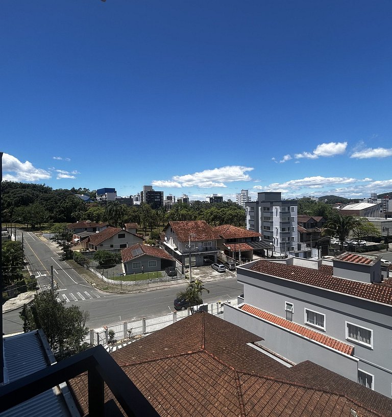 RCM Vilas - Apartamento Novo - Conforto no Saguaçú!